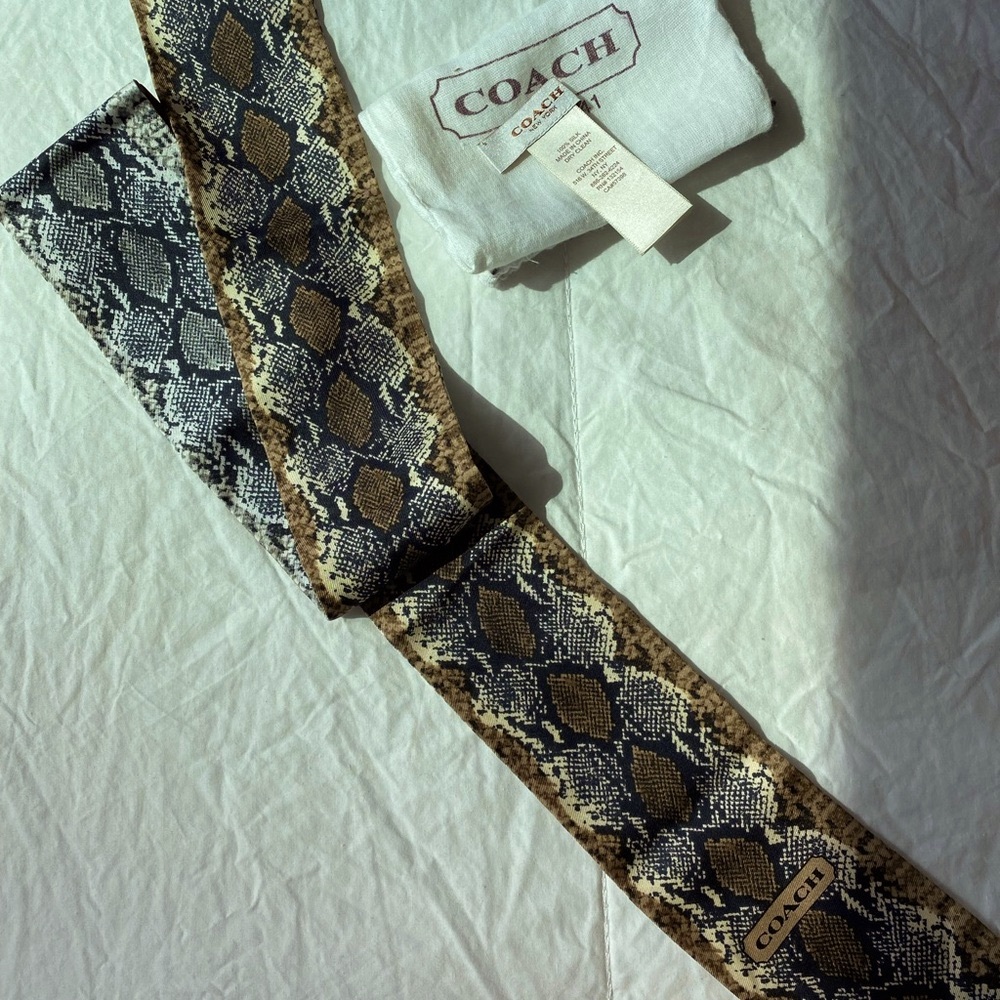 COACH 100% Silk Reversible Twilly Scarf
